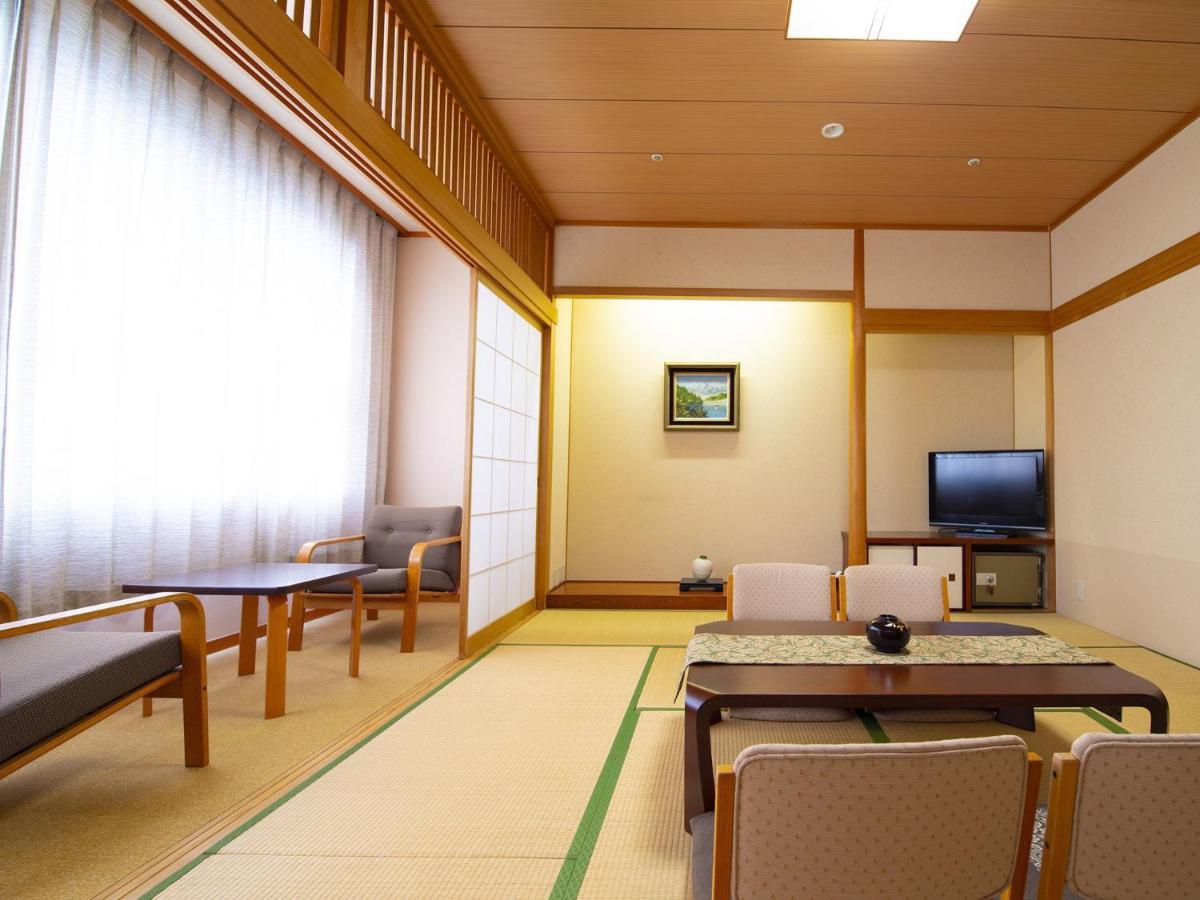 Hotel Chres Kōchi Zewnętrze zdjęcie