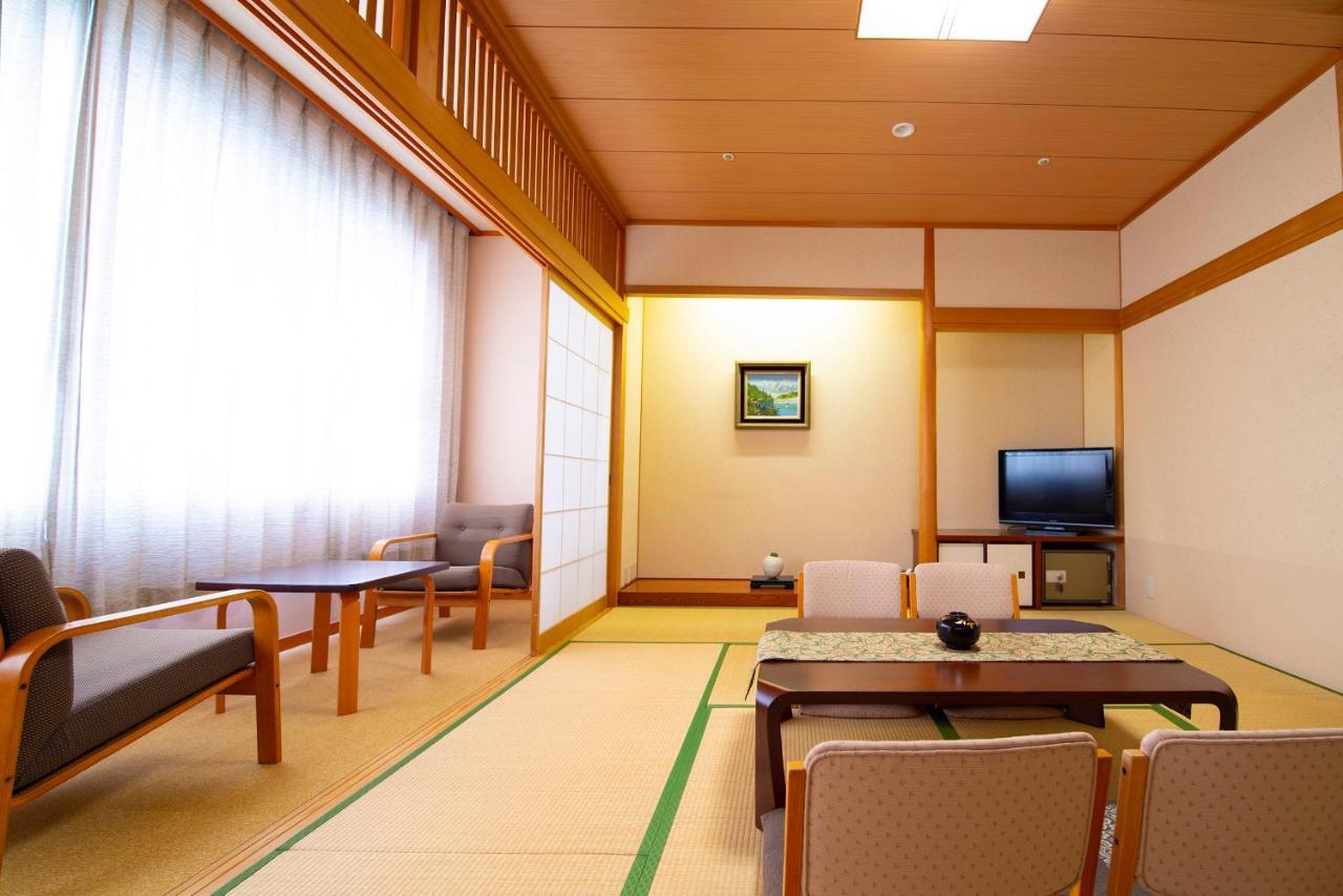 Hotel Chres Kōchi Zewnętrze zdjęcie