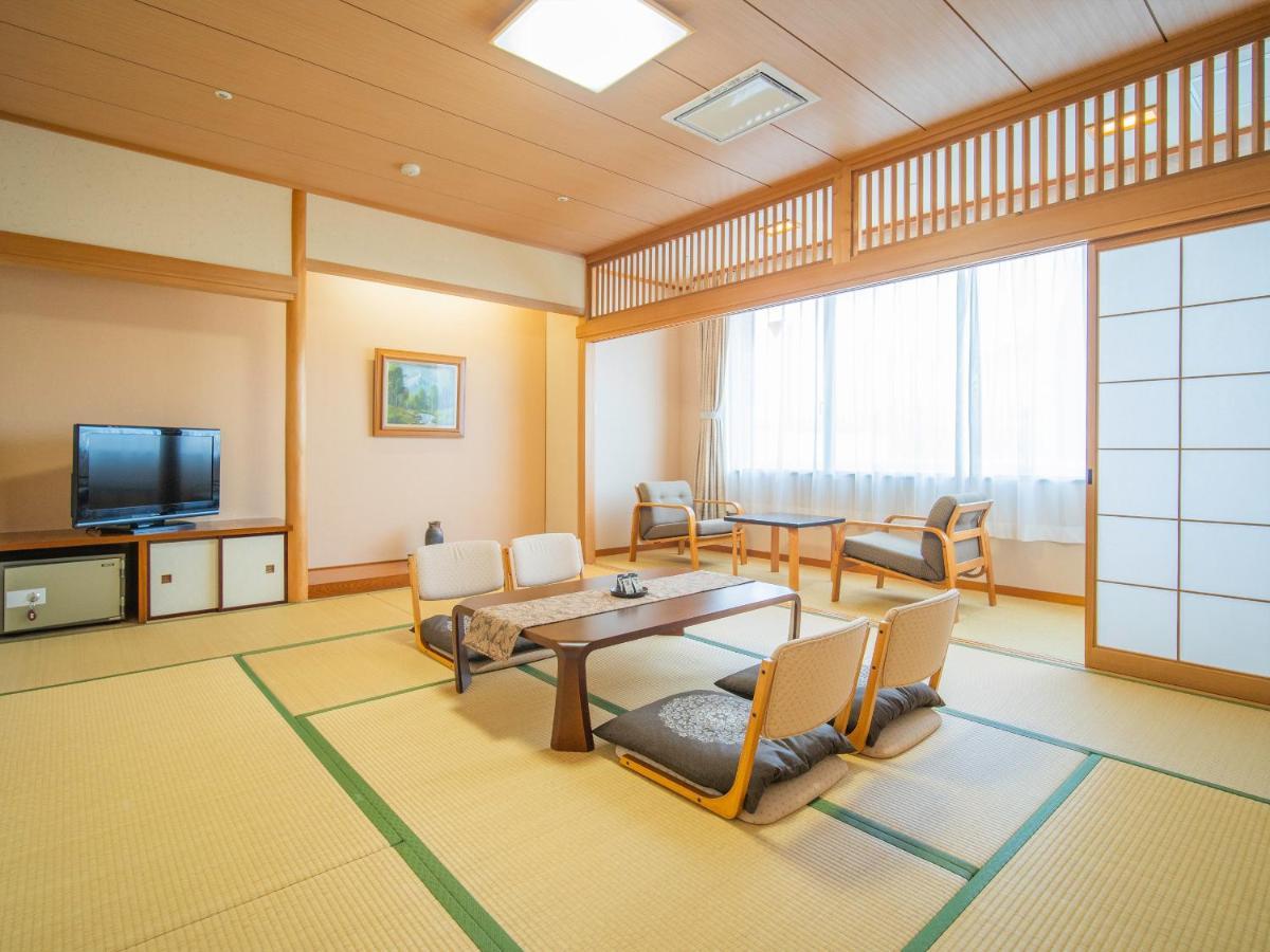 Hotel Chres Kōchi Zewnętrze zdjęcie