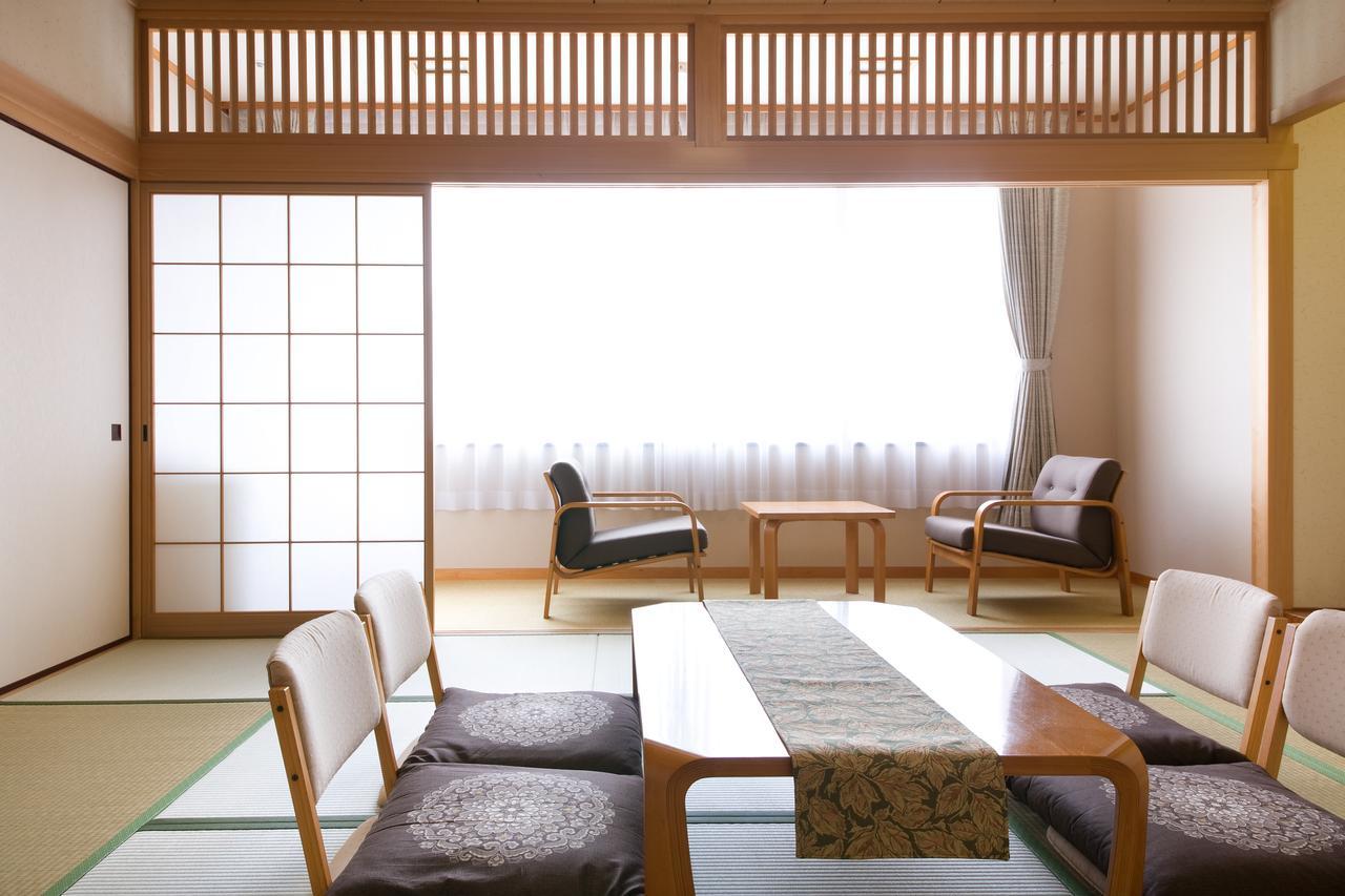 Hotel Chres Kōchi Zewnętrze zdjęcie